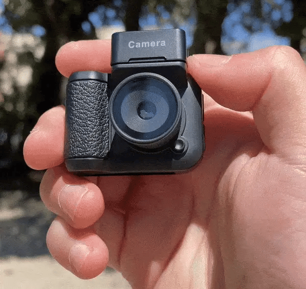 Mini Retro Nostalgic Camera( Free 16 Gb SD Card)